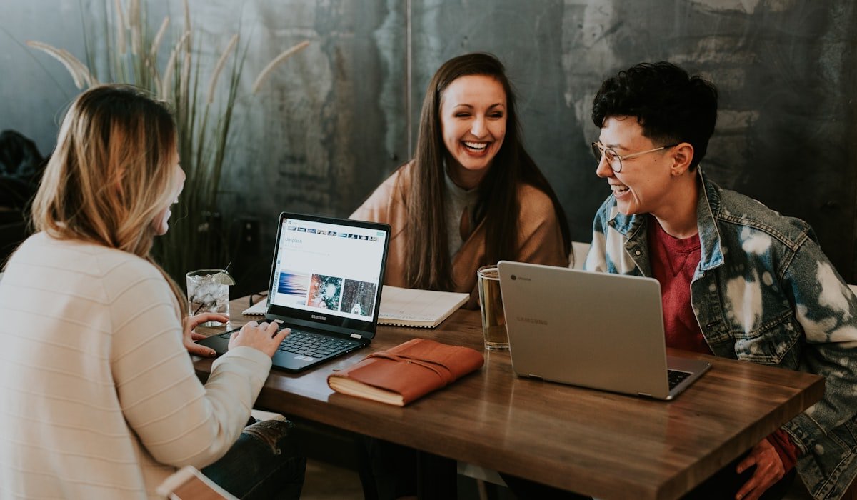 Full-time Jobs vs Freelancing: Choosing Your Tech Career Path